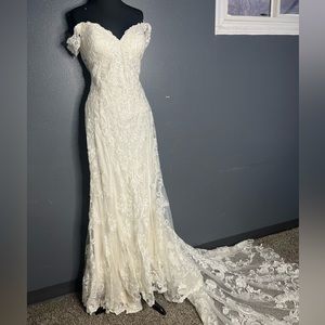 Light weight lace she’s lite  sparkle wedding gown